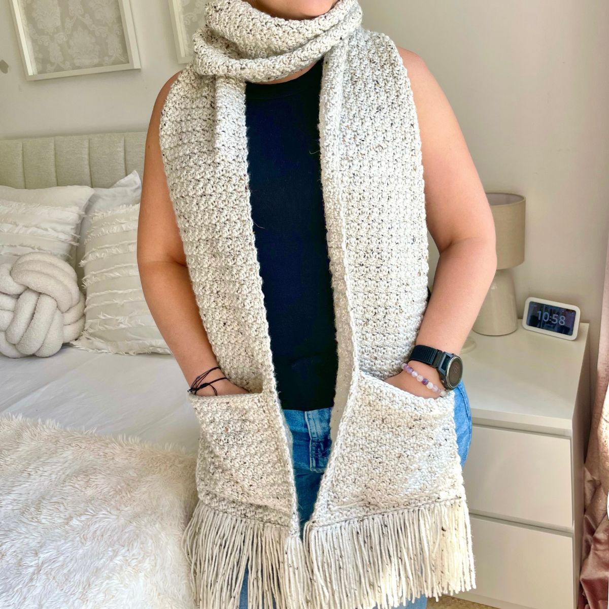 EASY crochet scarf with pockets pattern, free crochet pattern